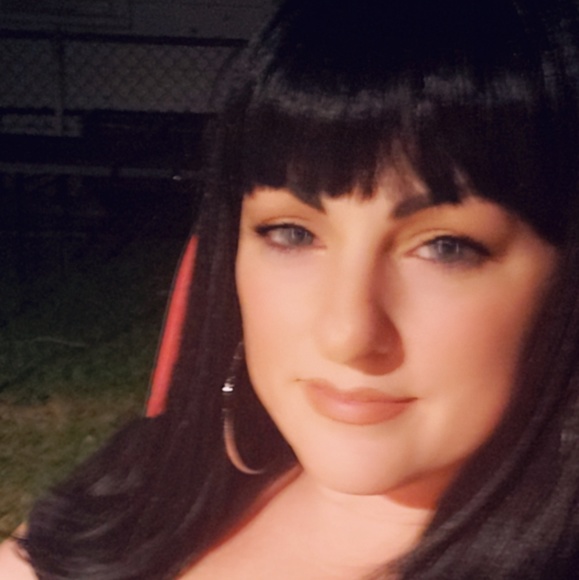 Meet your Posher, Frances - Picture 2 of 2